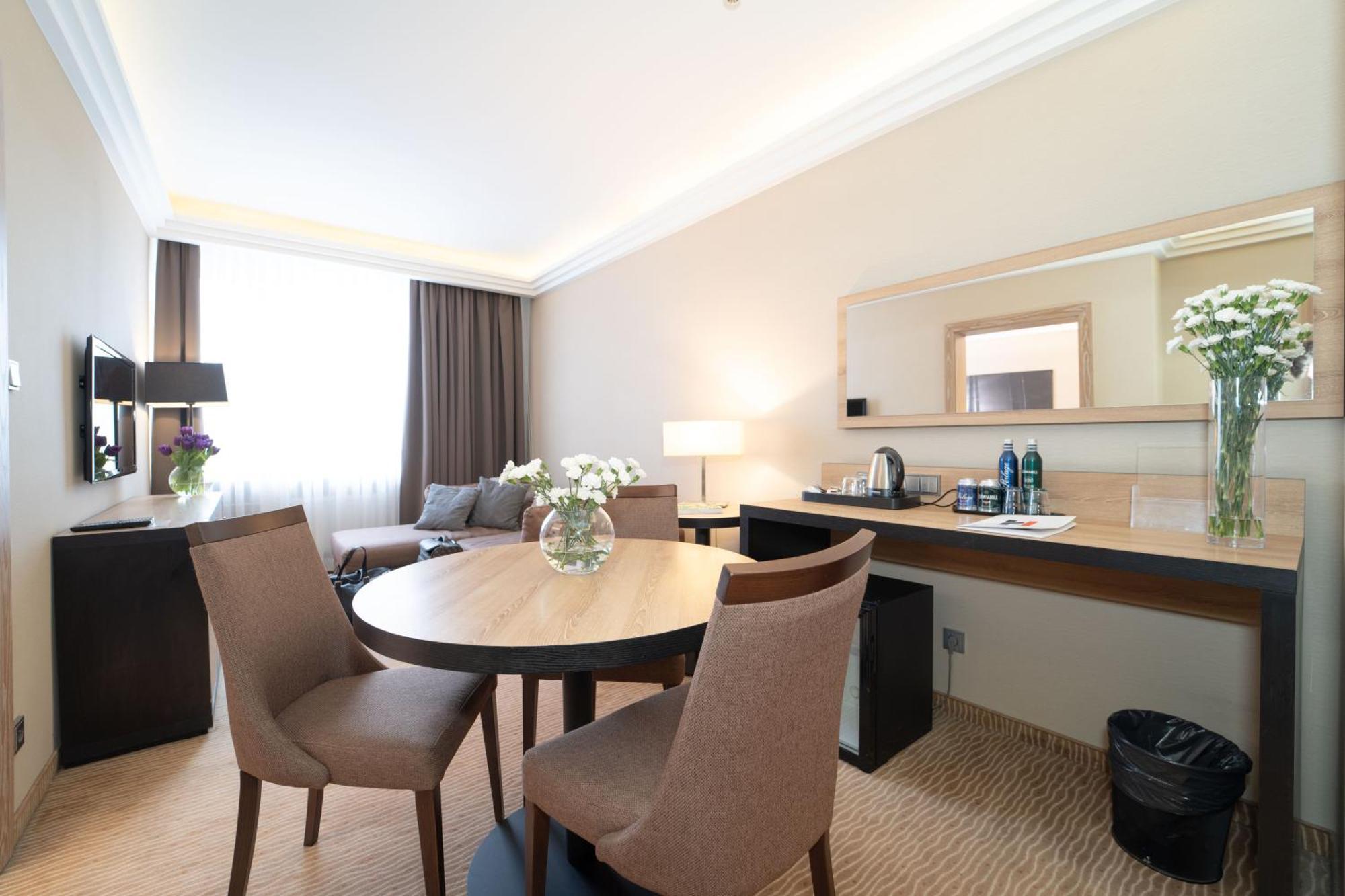 Hotel Festival Ополе Екстер'єр фото